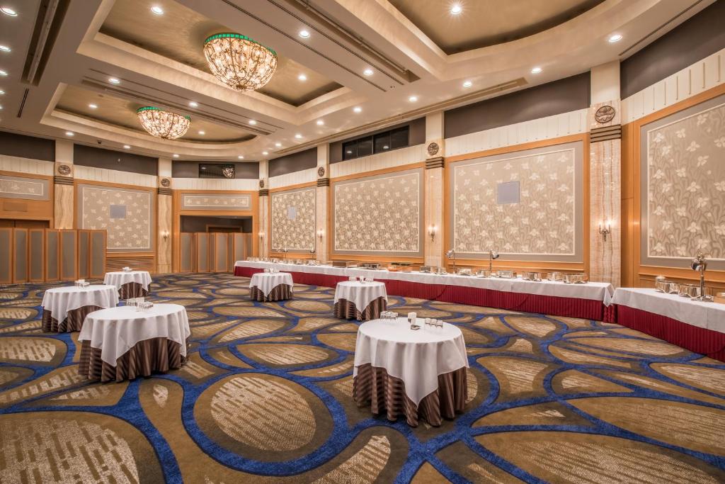 Banquet hall