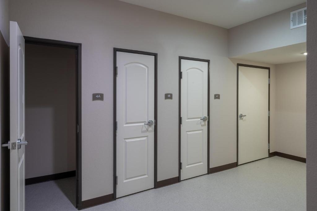 STAYBRIDGE SUITES HOUSTON EAST - BAYTOWN photo