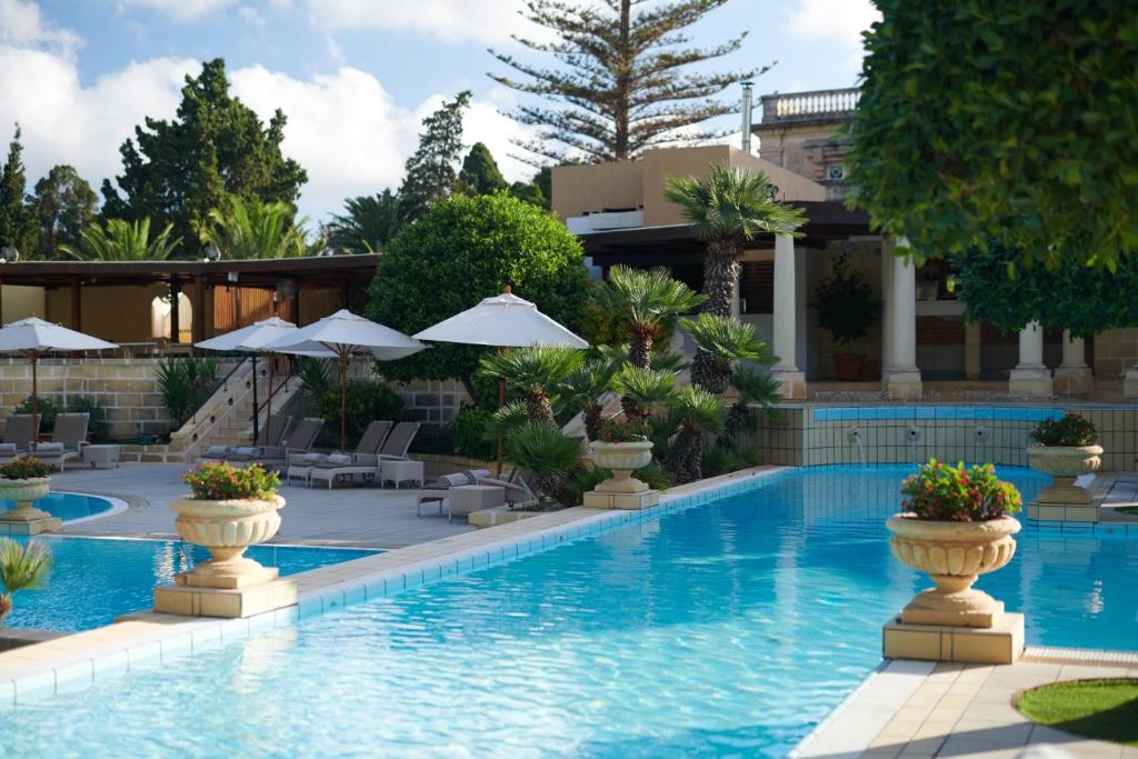 Corinthia Palace Hotel & Spa Photo 9