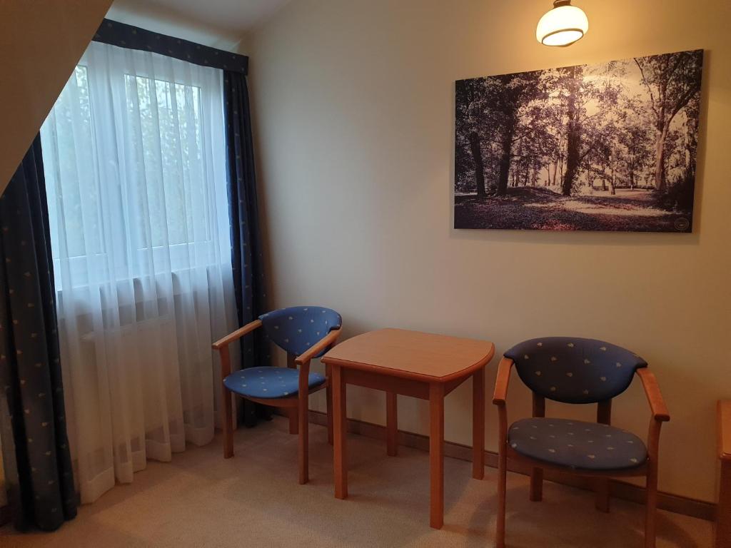 Palac pod Kampinosem - blisko Warszawy photo