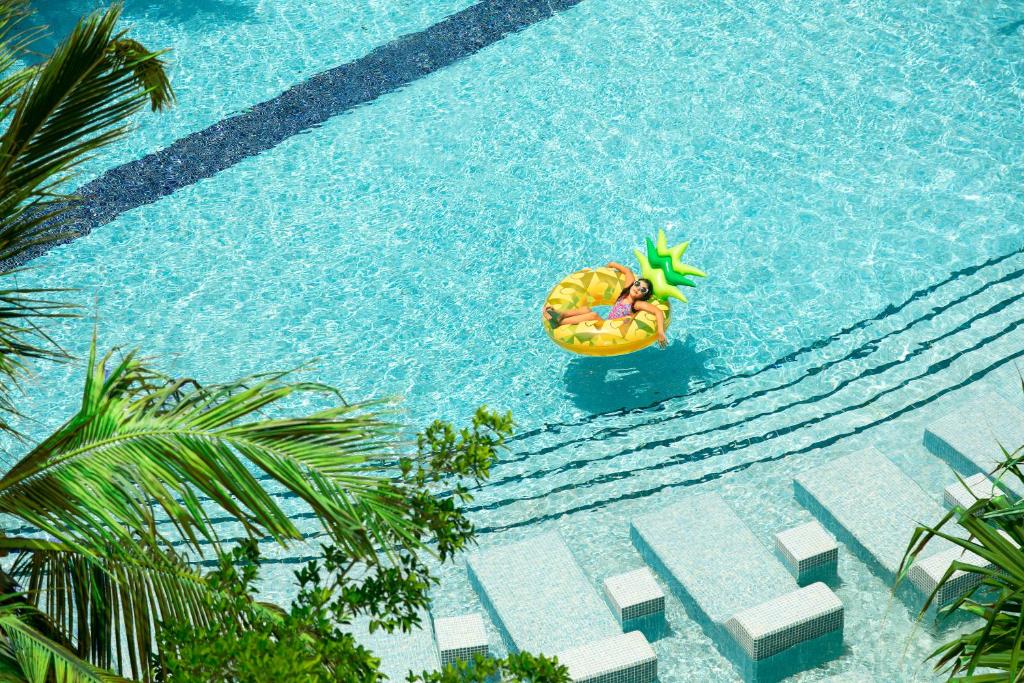 Hilton Muscat Al Bandar — Swimming pool in Muscat, Muscat