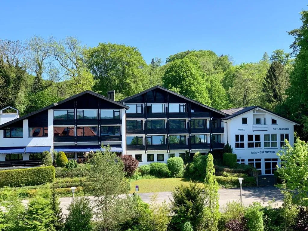 Hotel Schloss Berg, hotel in Berg am Starnberger See