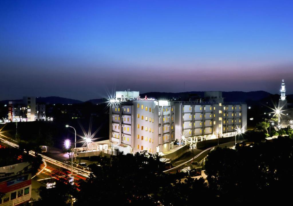 Downtown Business Hotel — Hotel in Chennai