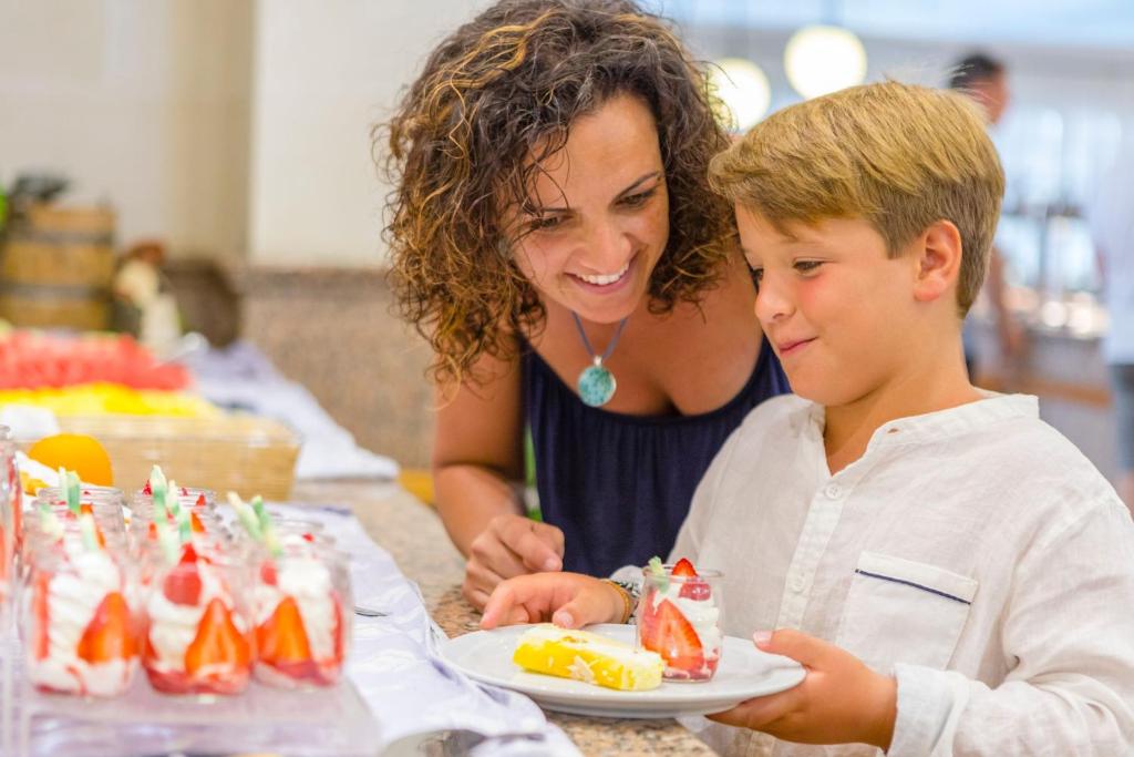 Royal Son Bou Family Club — Restauracje i bary in Son Bou, Baleary