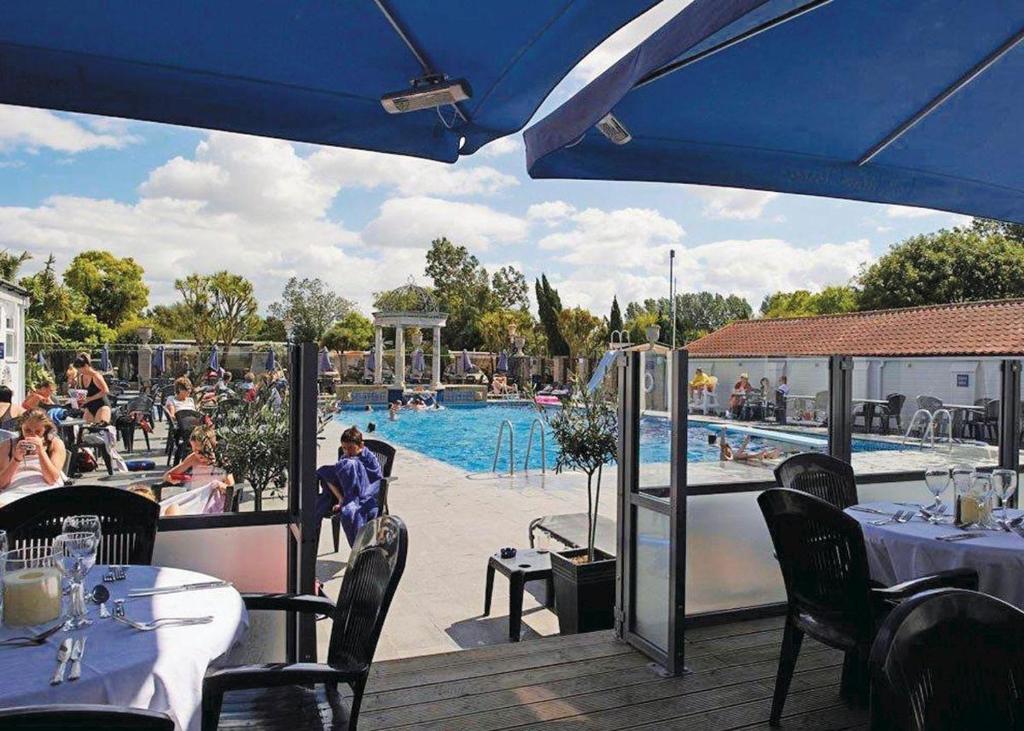 Foxhunter Park, Minster