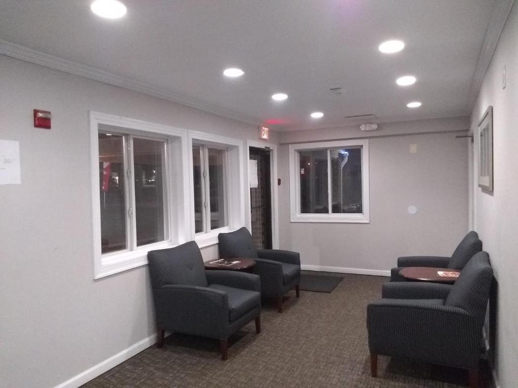 Red Crown Inn photo