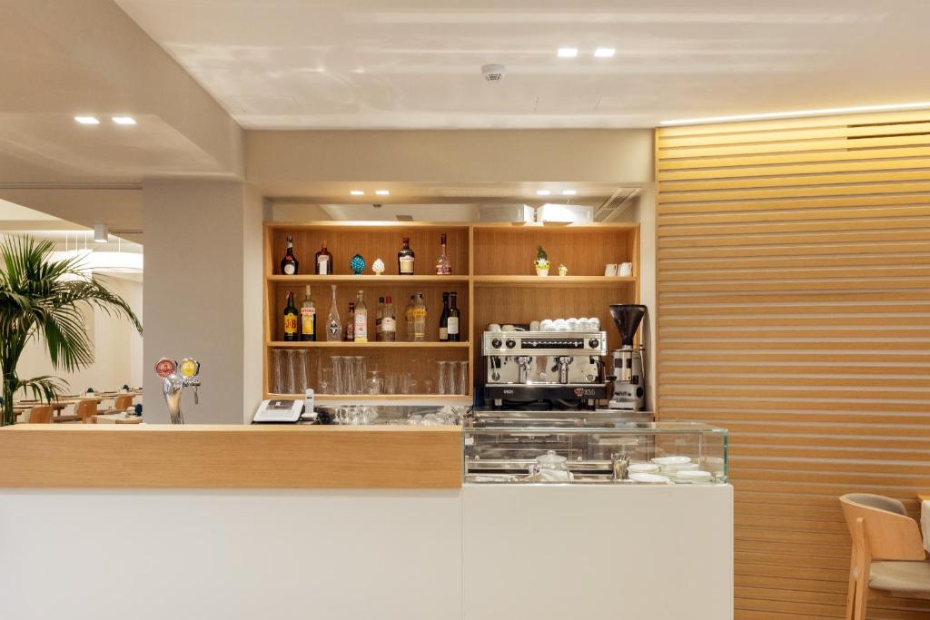 Albatros Beach Hotel — Restauracje i bary in Letojanni, Sycylia
