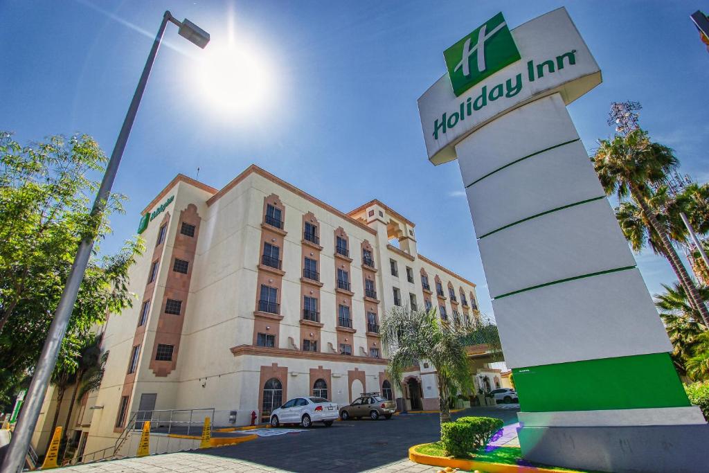 Holiday Inn Leon photo