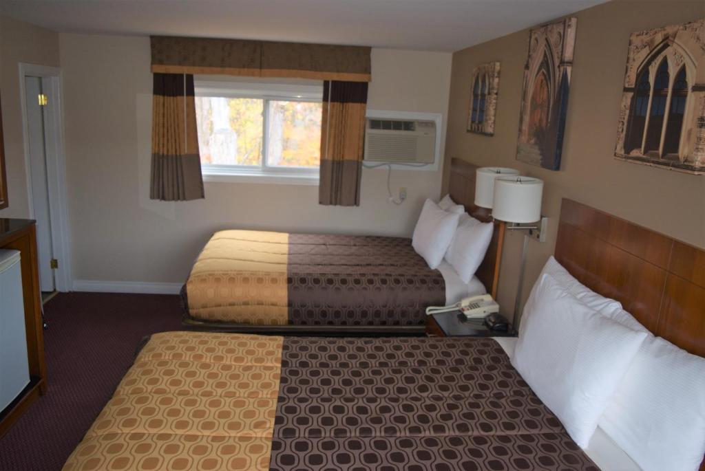 Knights Inn Arnprior Photo 30