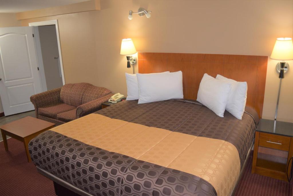 Knights Inn Arnprior Photo 38