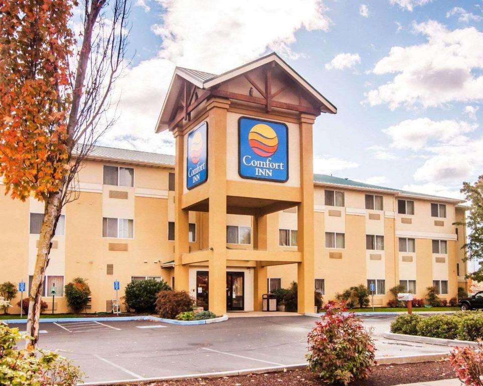 Comfort Inn South-Medford
