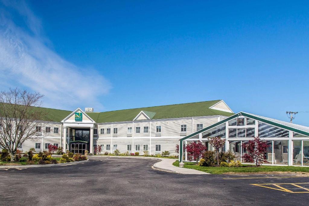 Quality Inn & Suites Middletown - Newport Photo 11