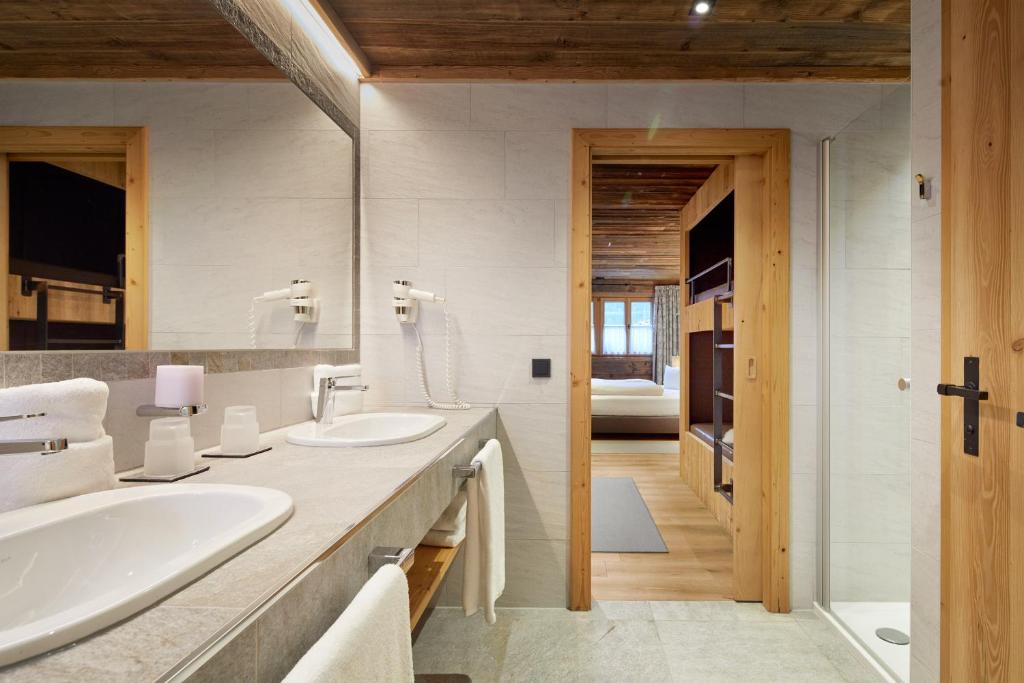 Promi Alm Flachau - Luxus Chalets photo