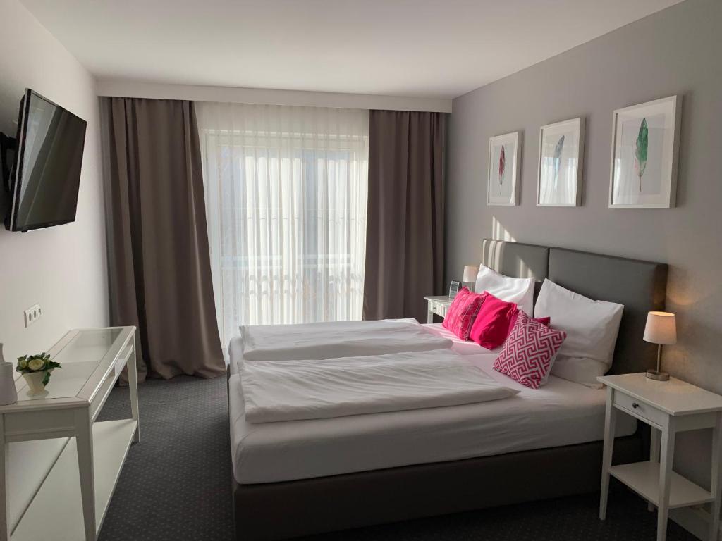 Hotel Dein Franz - Bistro, Kaffeebar & Outdoor-Lounge - - 2