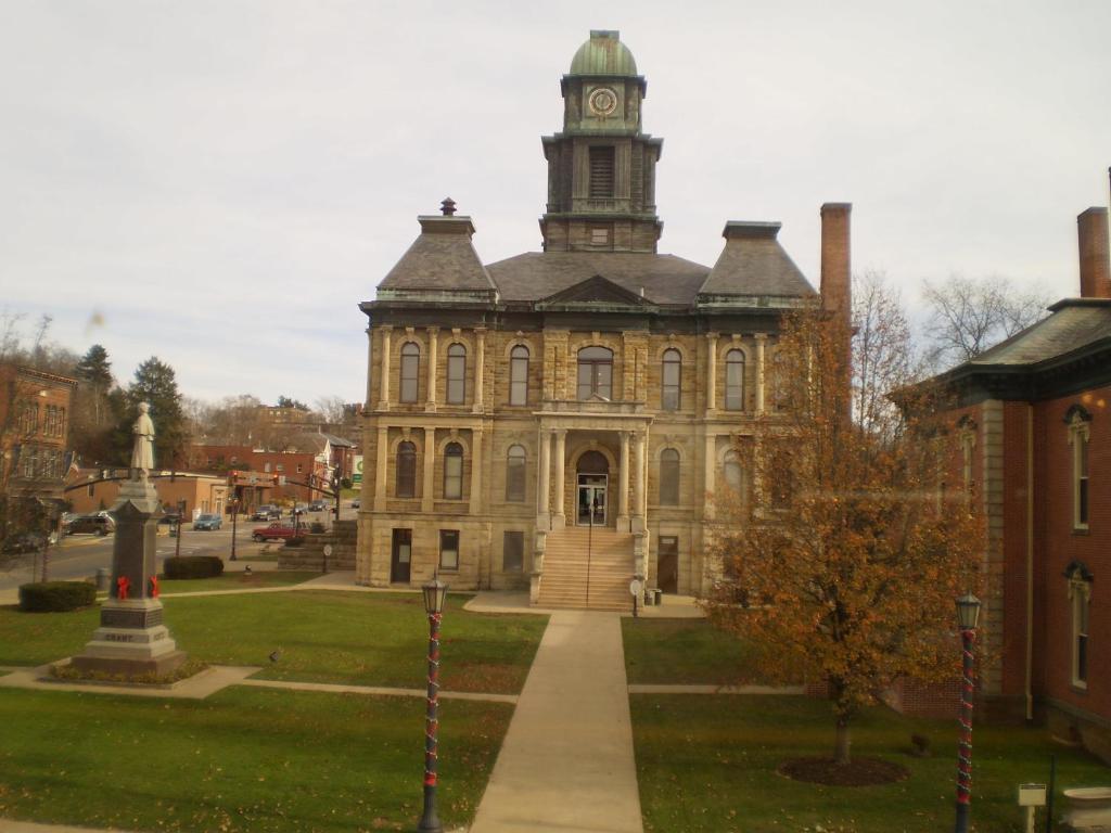 Hotel Millersburg Photo 30