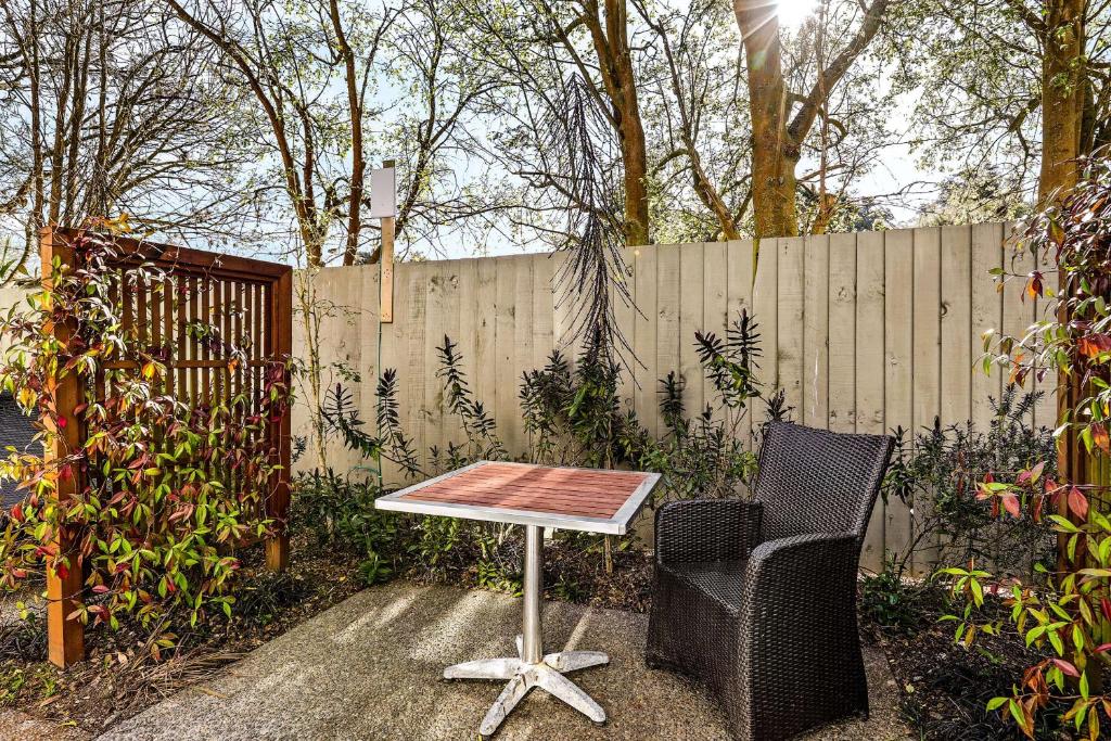 Exterior view, Quality Suites Amore in Christchurch