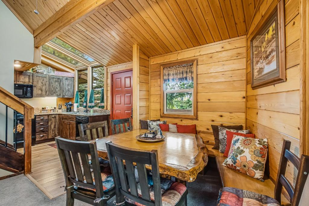 Aspen Hideaway Cabin photo
