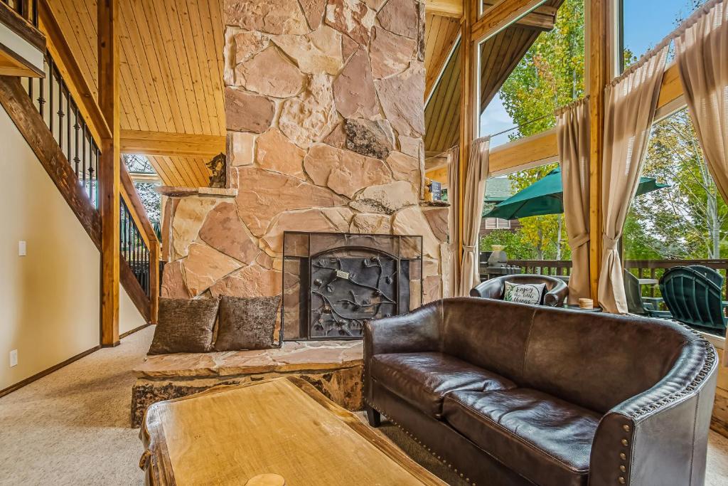 Aspen Hideaway Cabin photo