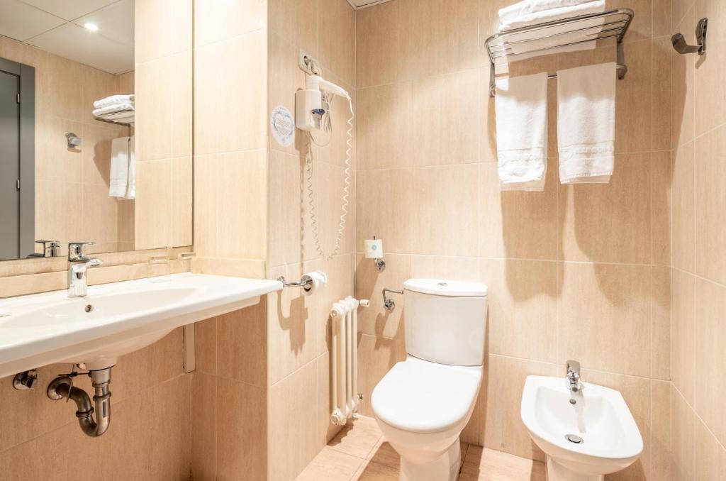 Ilunion Romareda Hotel photo