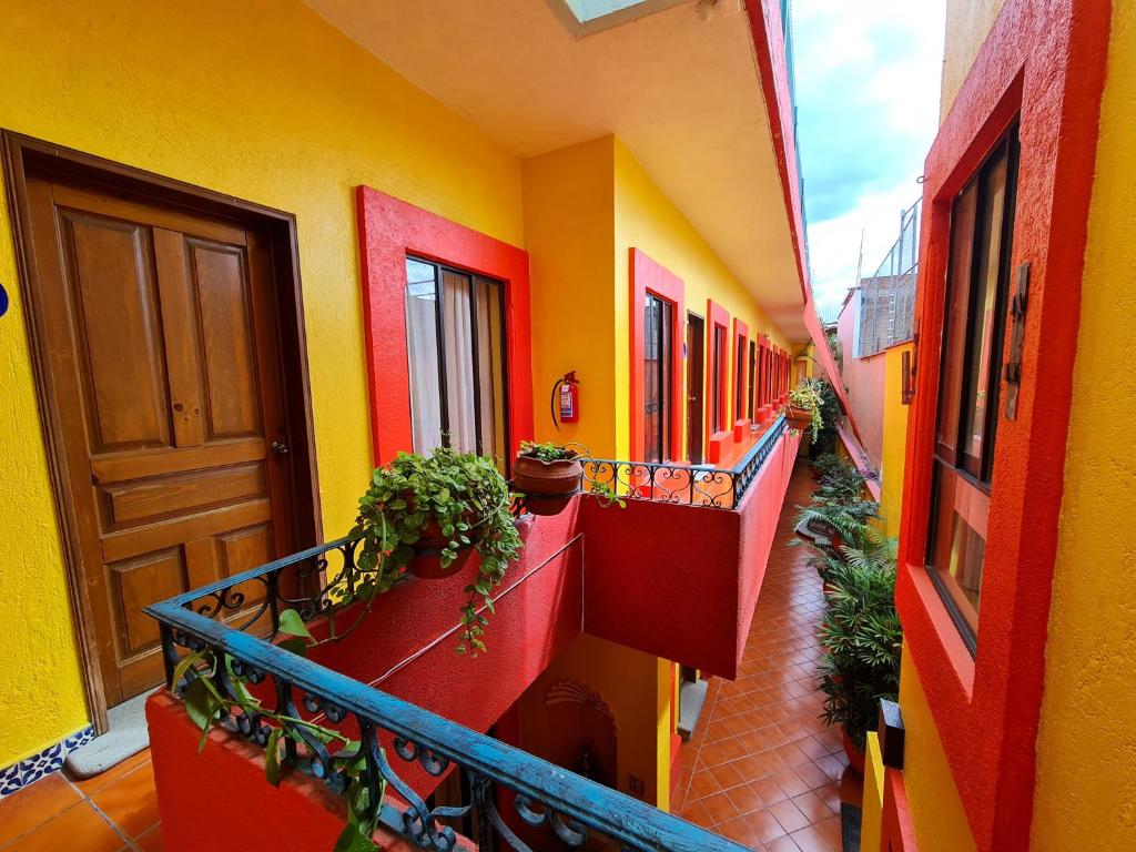 Hotel Suites Del Centro - 1