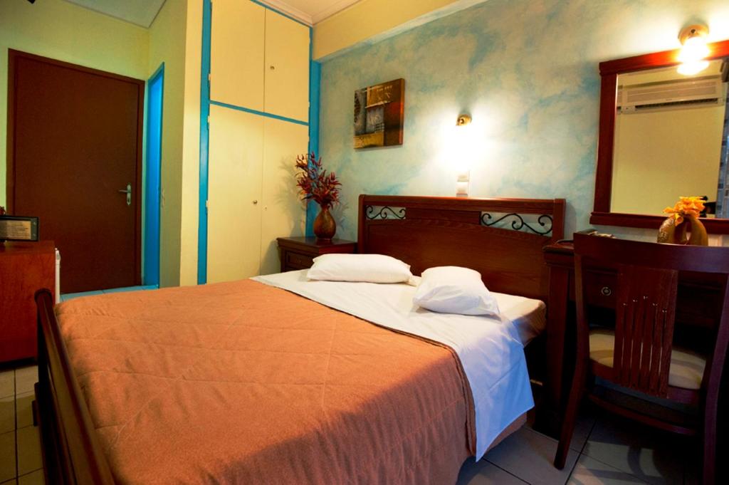 Hotel Room 5