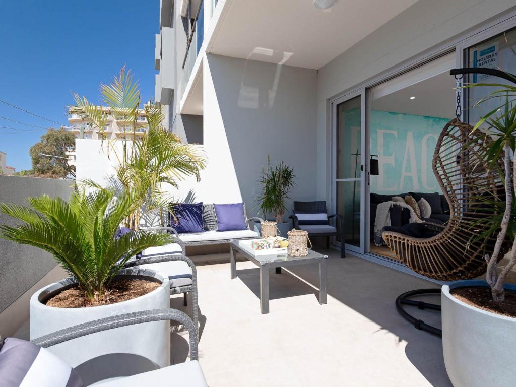 The Shoal 104 linen included and under 200m to beach, Shoal Bay