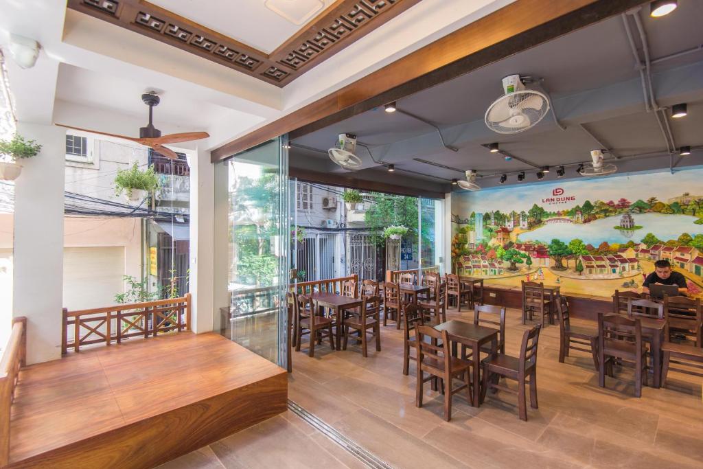 22housing Hotel & Apartment 81 Linh Lang