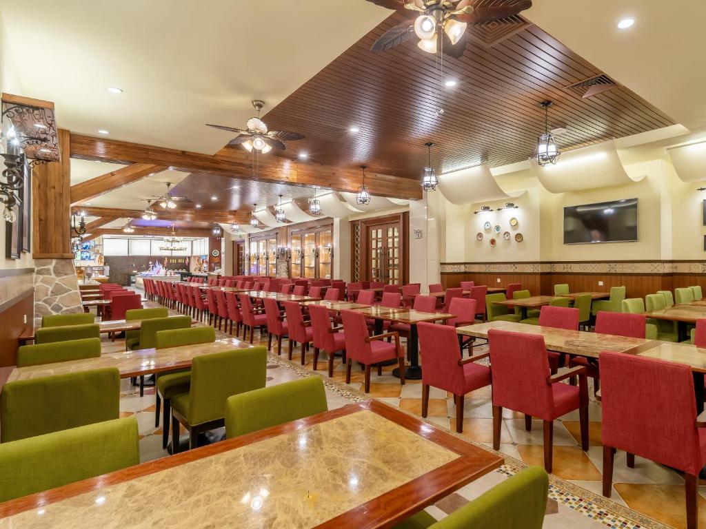 Hotel Dining