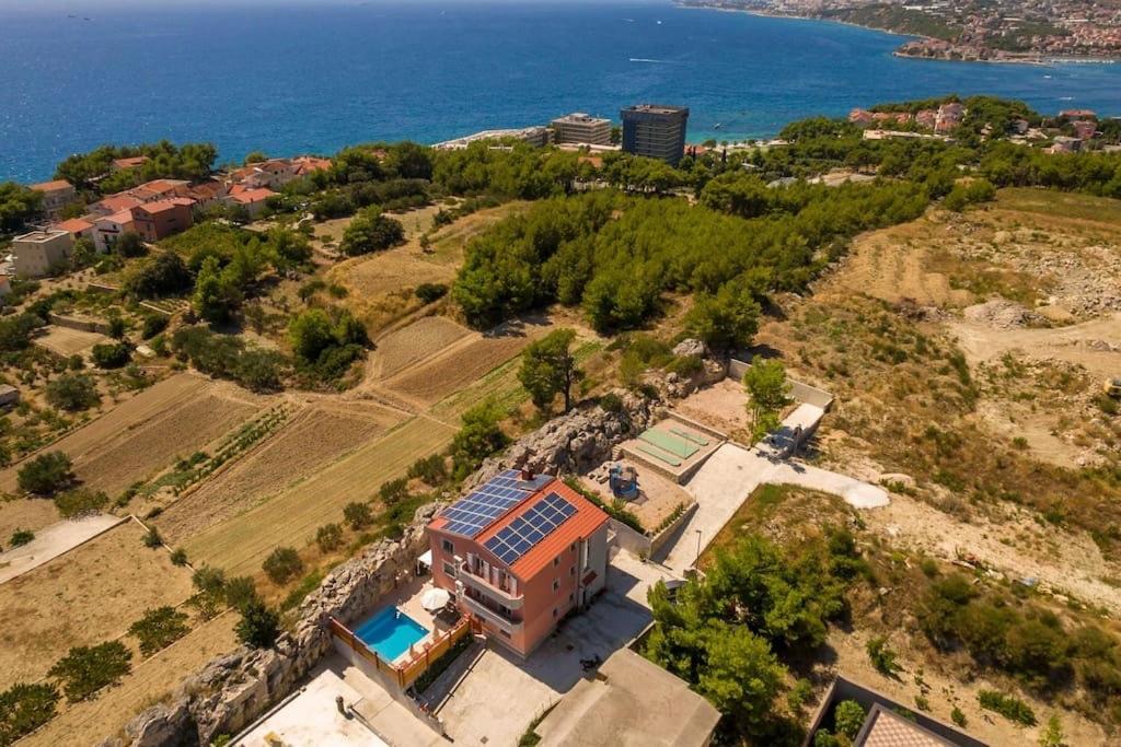 Luxury villa Liberta near Split private pool 전경