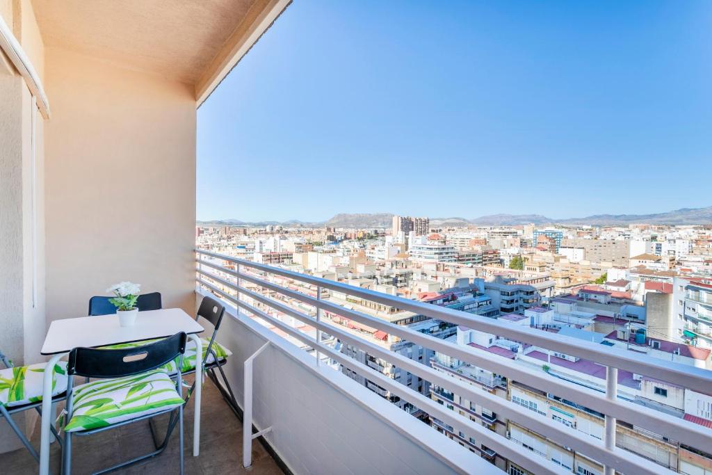 Beach Suite, city & mountain view, Alicante