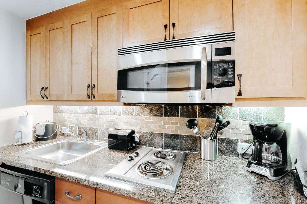 Founders Pointe Condo photo