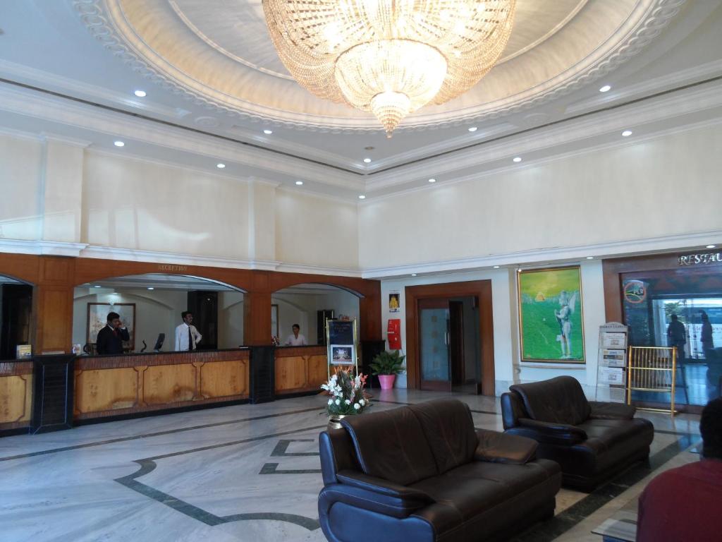 Hotel PLR Grand photo