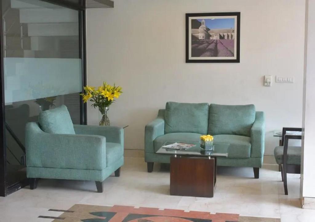 Hotel Rockland Panchsheel Enclave photo