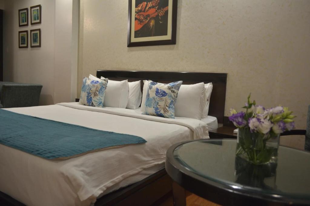 Hotel Rockland Panchsheel Enclave photo