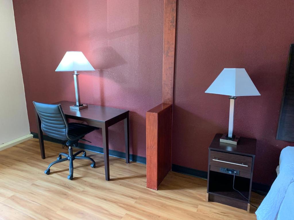 Red Roof Inn Atlanta - Six Flags Photo 33