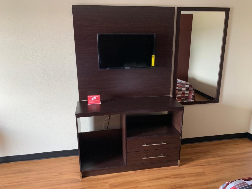 Red Roof Inn Atlanta - Six Flags Photo 28