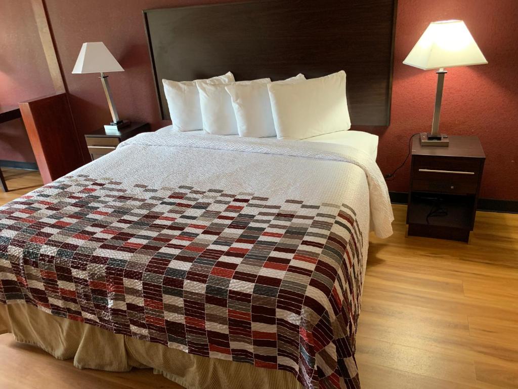 Red Roof Inn Atlanta - Six Flags Photo 30