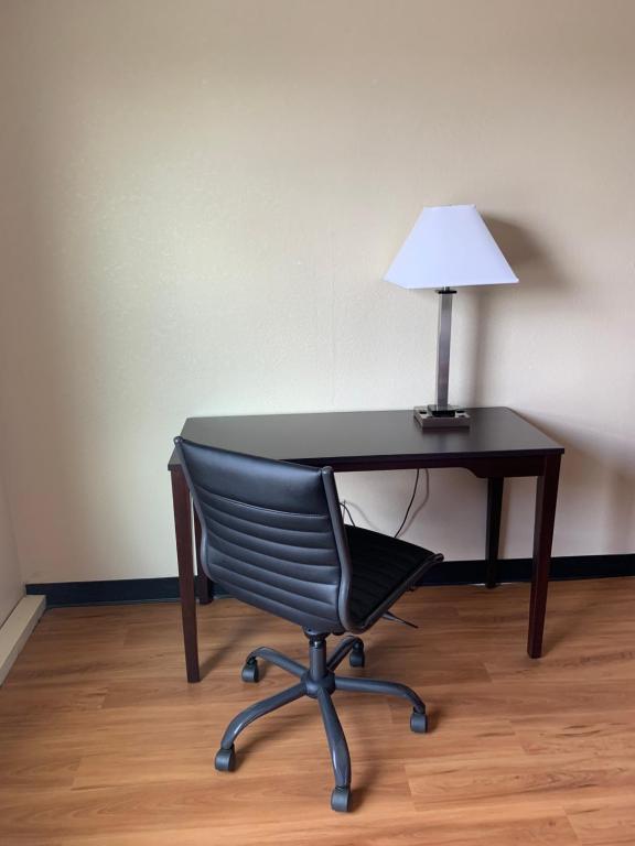 Red Roof Inn Atlanta - Six Flags Photo 9