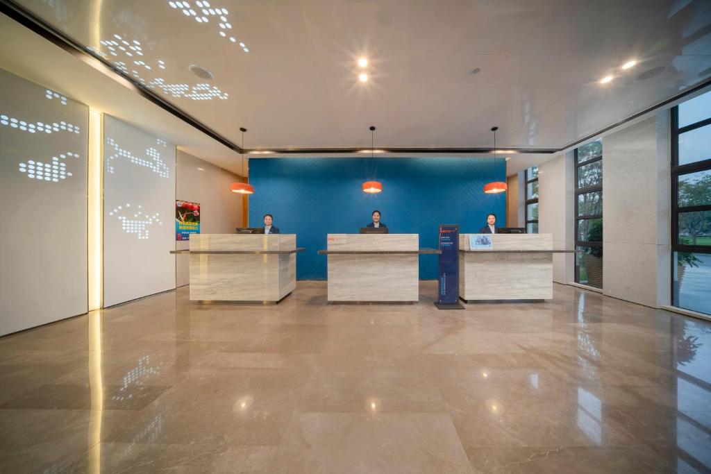 Holiday Inn Express Pinghu Economic Development Zo photo