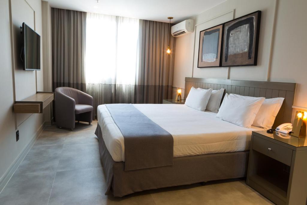 Suite with Balcony and Kitchen