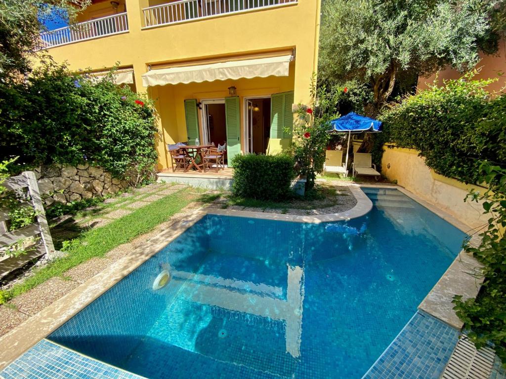 La Riviera Barbati Seaside Apartments & villas — Swimming pool in Barbati, Ionian Islands