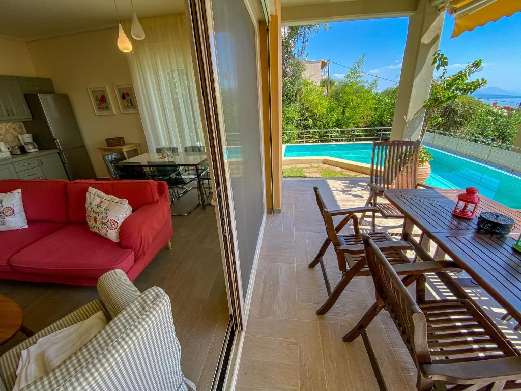 La Riviera Barbati Seaside Apartments & villas — Swimming pool in Barbati, Ionian Islands
