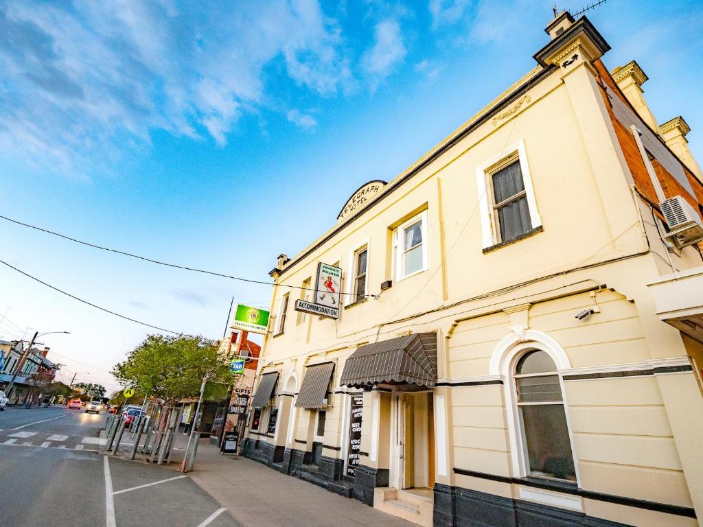 Telegraph Hotel Numurkah photo