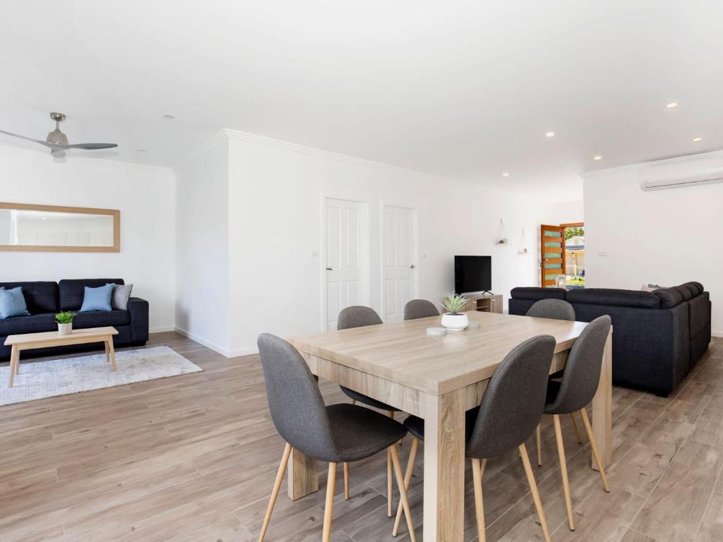 Callies Retreat I Pet Friendly I 3 Min Walk to Beach photo