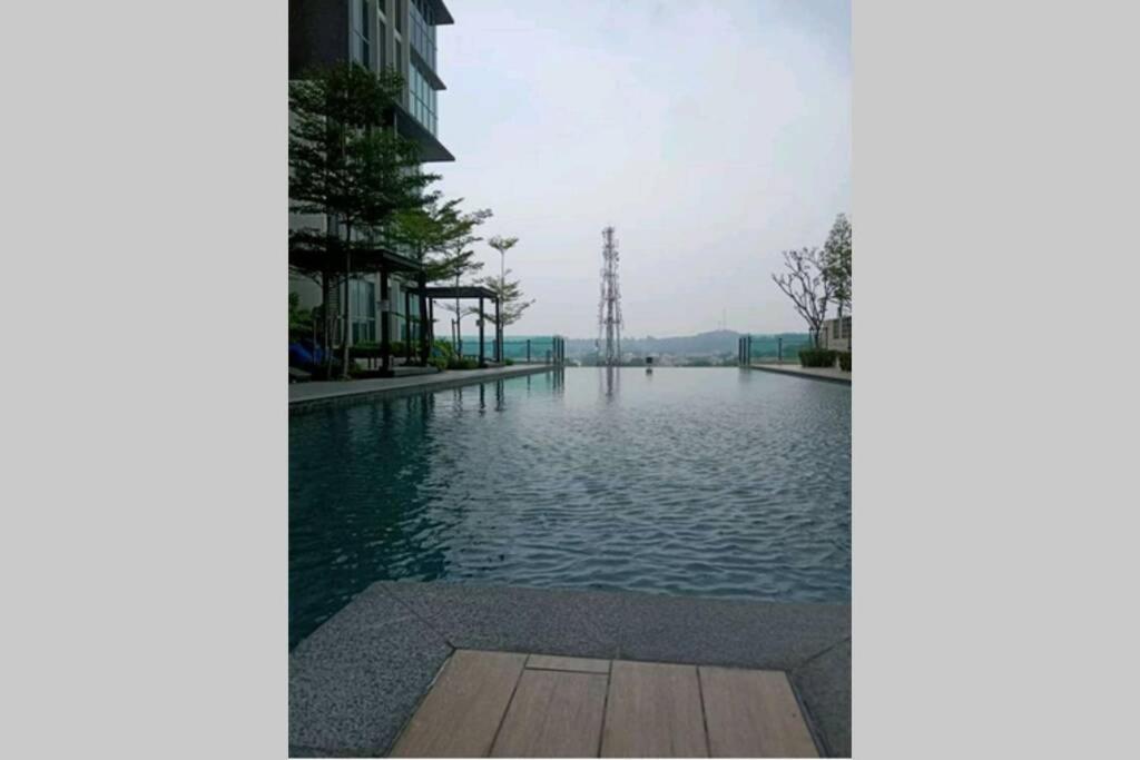 Seri Kembangan Facilities Level Free WIFI Cozy Home - 3Elements photo