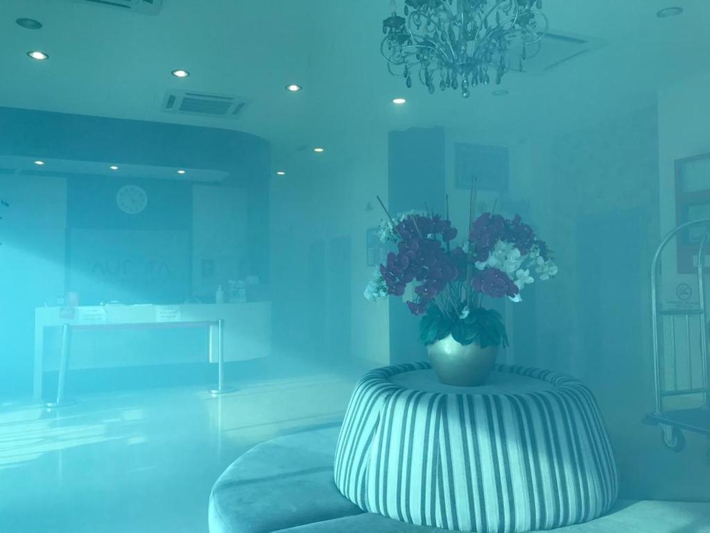OYO Capital O 89350 Aurora Boutique Hotel photo