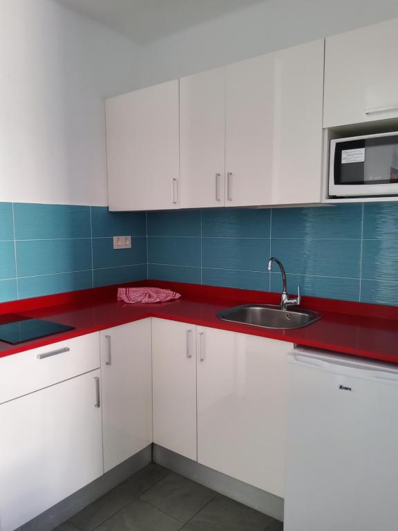 Atlantis Las Lomas — Hotel rooms in Puerto del Carmen, Canary Islands