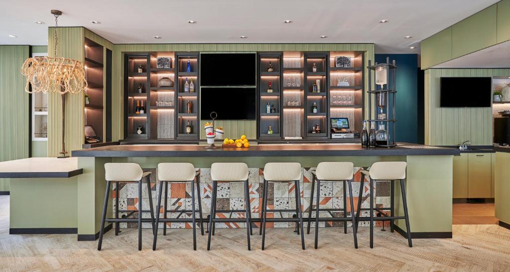 Pub/Lounge