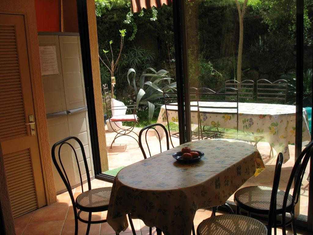 Appartement de charme wi-fi ,clim, garage jardin privés, piscine environnement arboré - 4