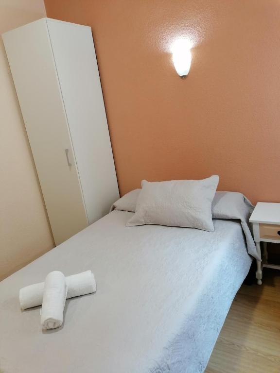 Hostal Hernan Cortes - 3